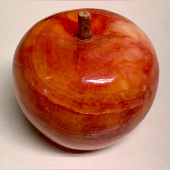 Mid Century Vintage Hand Carved Onyx Marble Apple Figurine Paperweight Sculpture - Picture 9 of 16